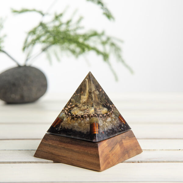 Orgonit Piramit – Dumanlı Kuvars – Aydınlatmalı