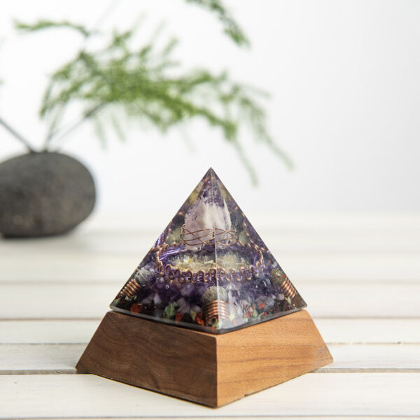 Orgonit Piramit – Ametist – Aydınlatmalı